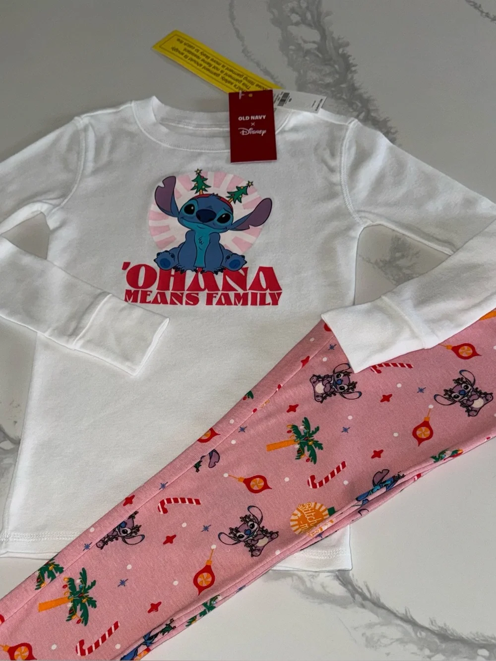 Old Navy Kids Stitch Holiday Pajama Set Girls’ Size 6